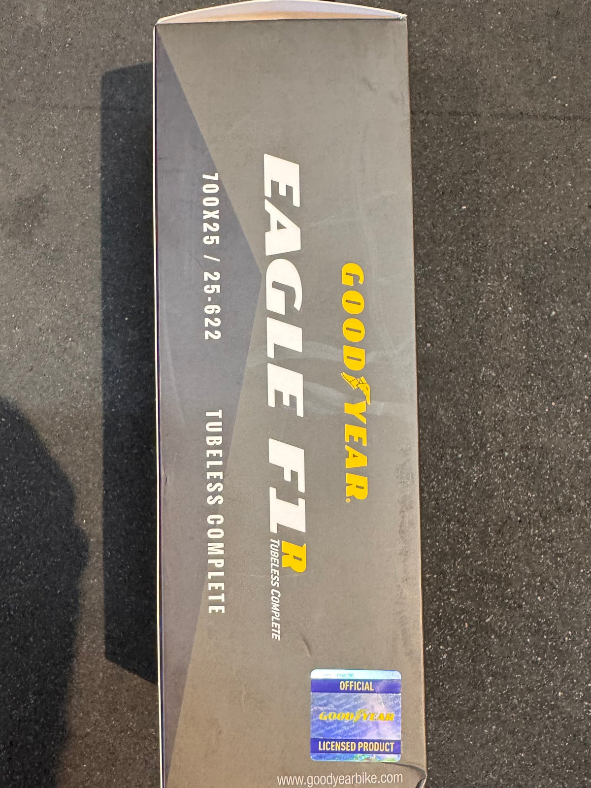 Goodyear Eagle F1R 700x25c bicycle tire box side, foldable tubeless compatible